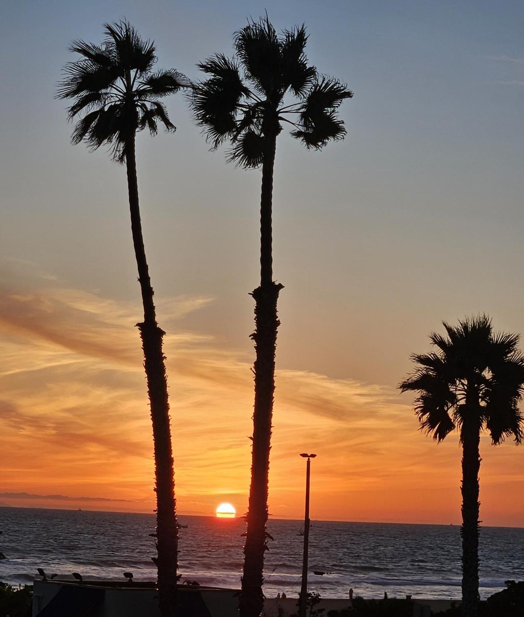 Huntington Surf Inn ฮันติงตันบีช ภายนอก รูปภาพ